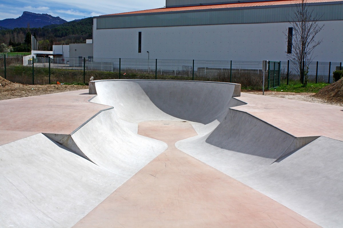 Simiane-Collongue skatepark
